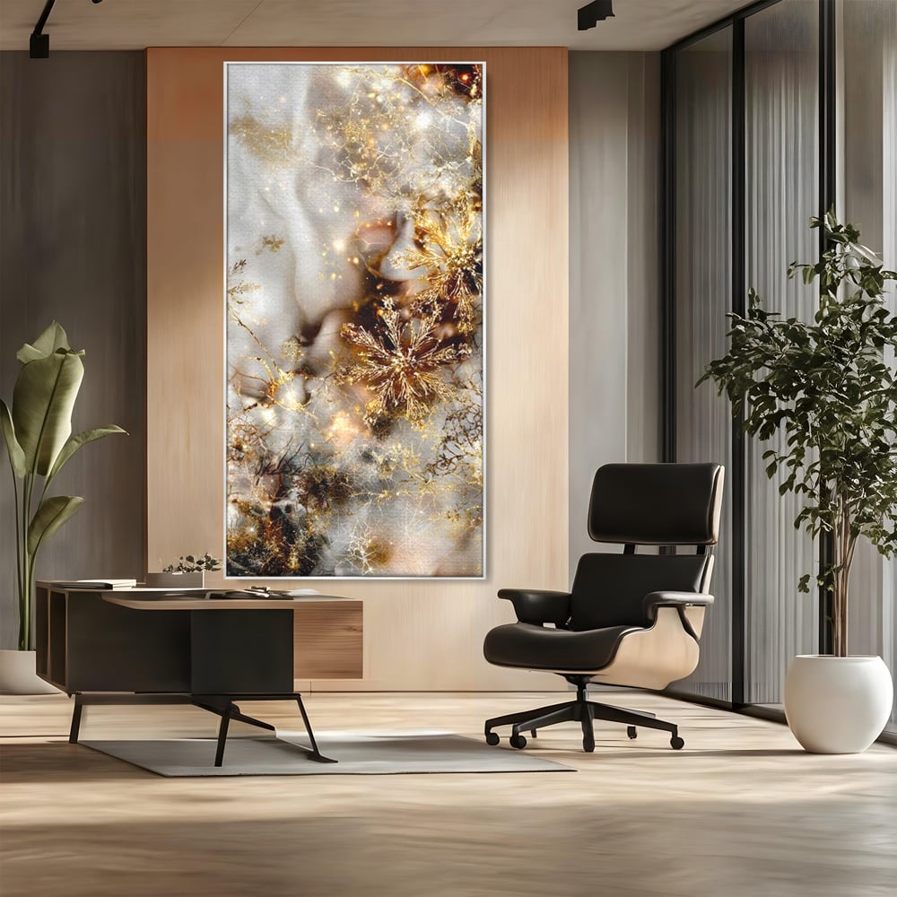 Tablou canvas cu tablou canvas cu fulgi de zapada aurii, in rama de aluminiu argintiu, pe perete intr-un birou